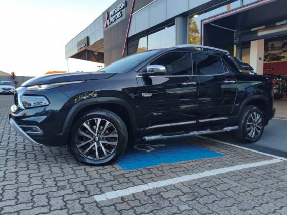FIAT TORO 2.0 16V TURBO DIESEL RANCH 4WD AT9 FIAT TORO 2.0 16V TURBO DIESEL RANCH 4WD AT9